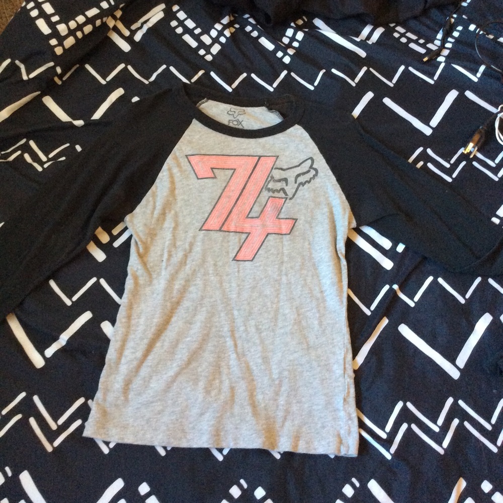2 Fox half sleeve shirt bundle.
